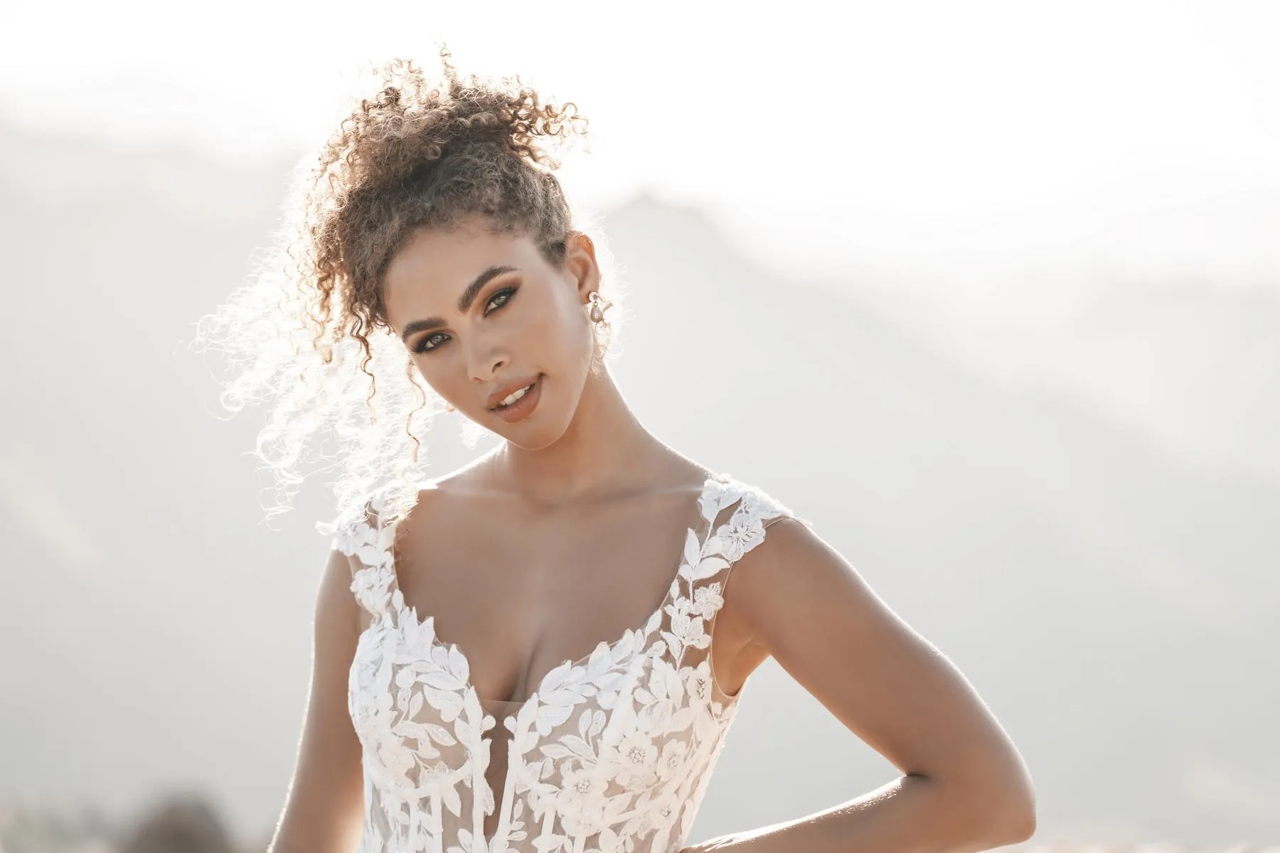 Certainly! An optimized title for the e-commerce product Allure Bridals Dress A1213 with modifiers could be:

Elegant Lace Wedding Gown A1213 by Allure Bridals - Sleeveless, Floor-Length, Ivory

This title includes descriptive and enticing modifiers that help convey key details and appeal to potential buyers.