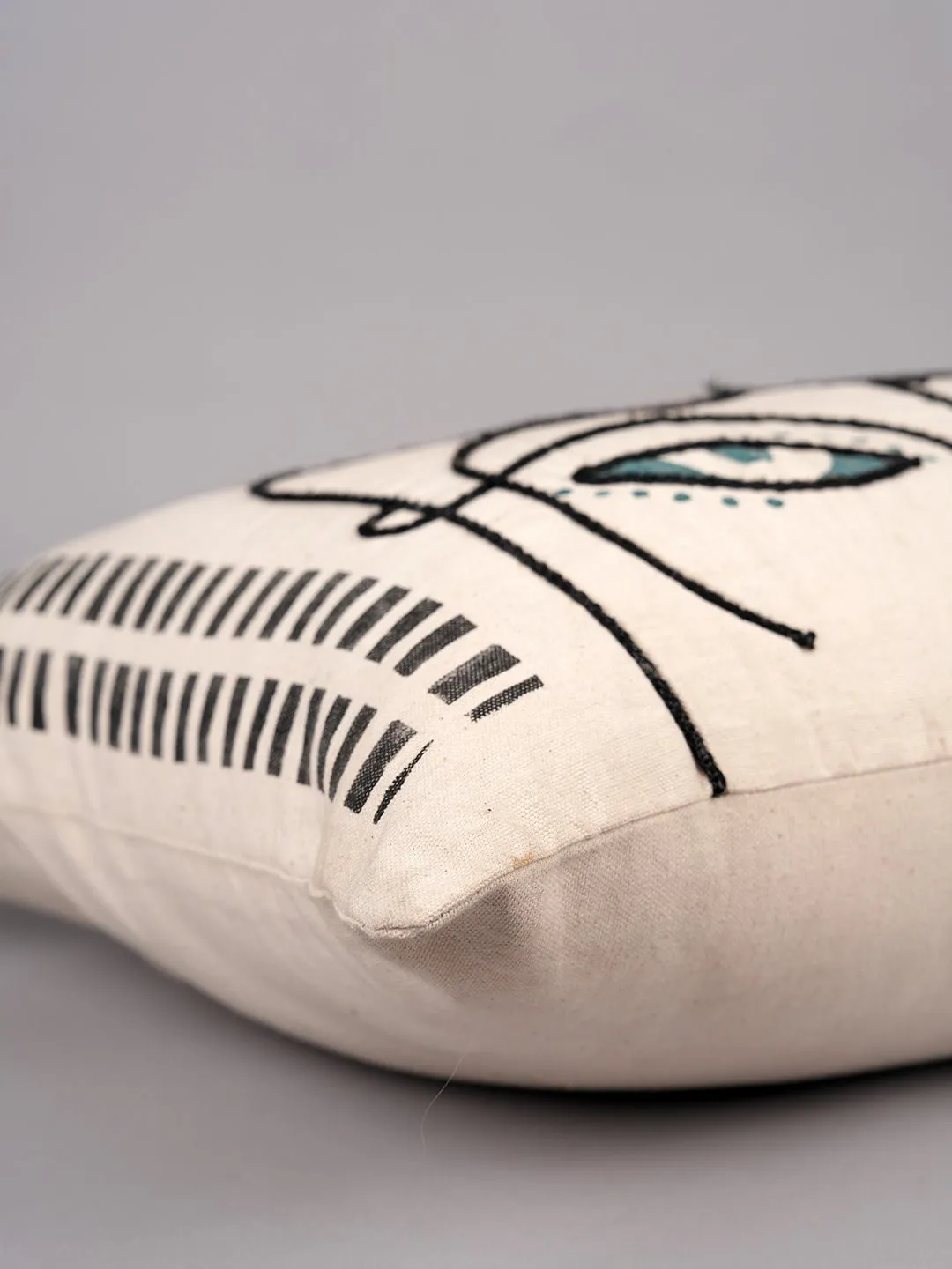 DOODLE DREAM SERENITY - EMBROIDERED LUMBAR CUSHION COVER
