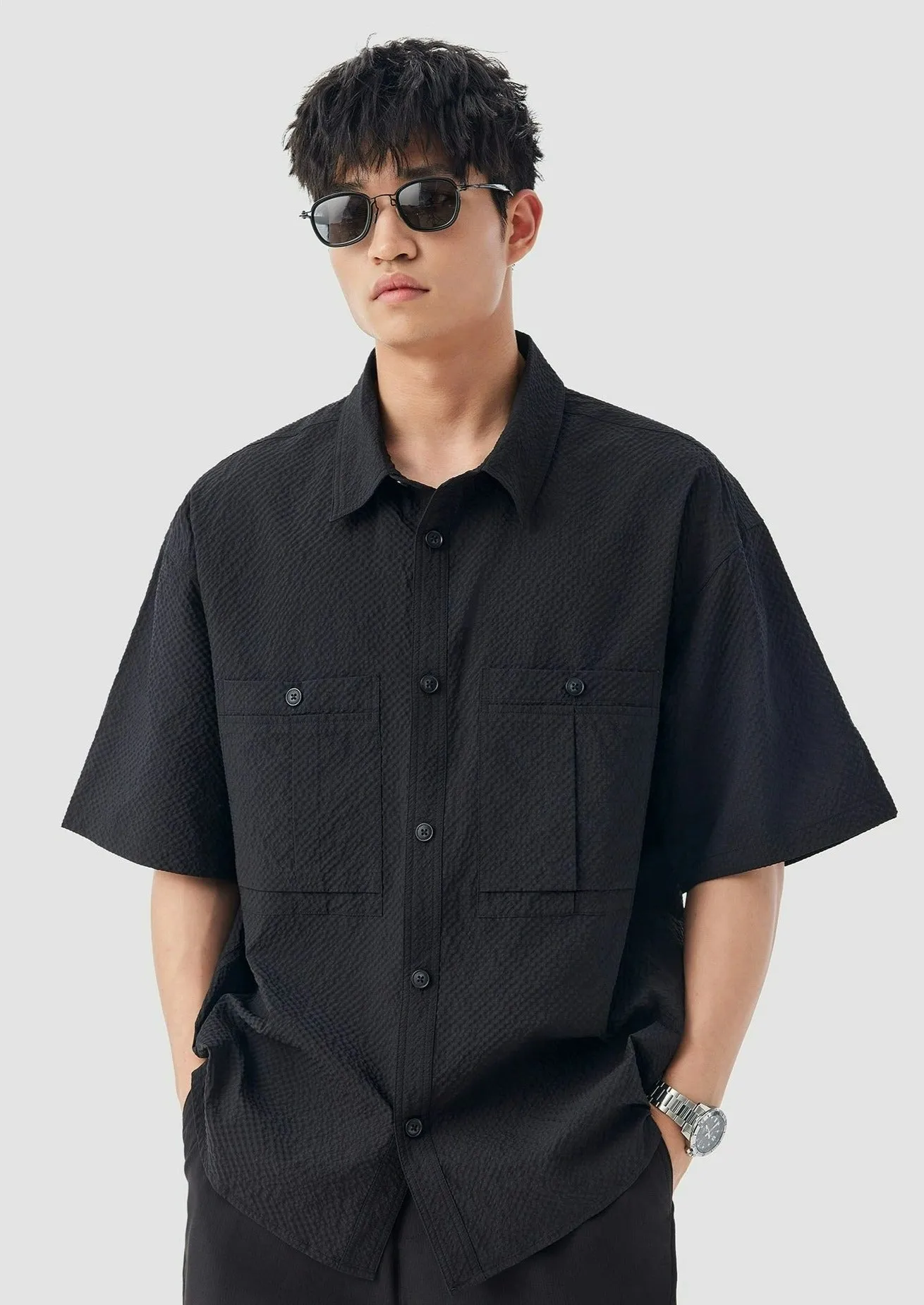 Dual-Pocketed Textured Short-Sleeve Button-Up Shirt