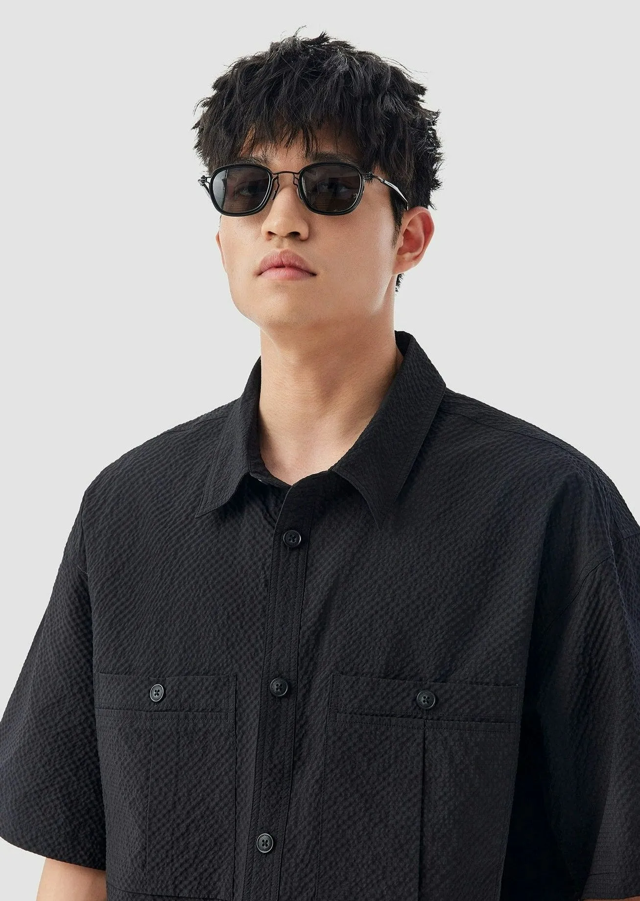 Dual-Pocketed Textured Short-Sleeve Button-Up Shirt