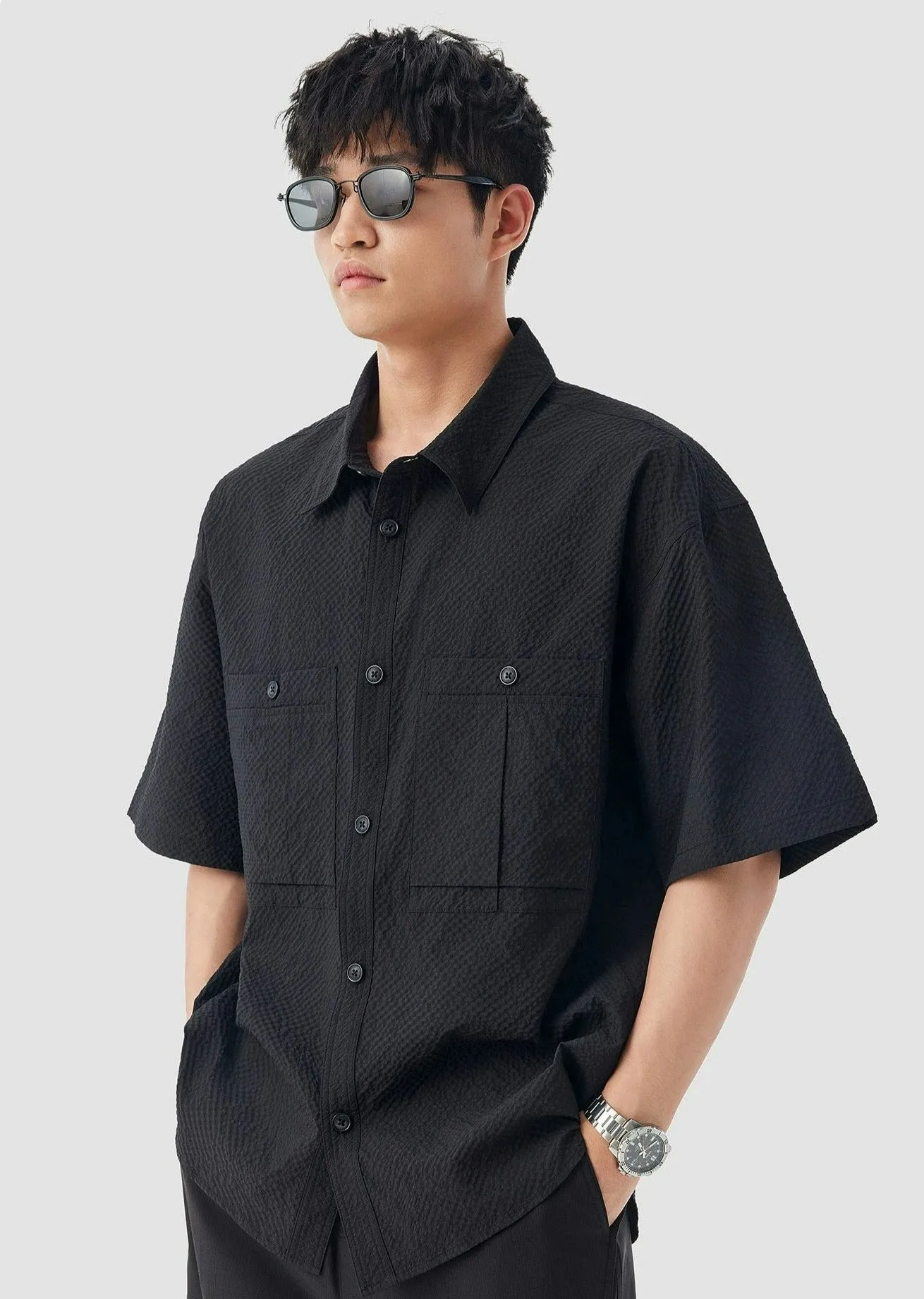 Dual-Pocketed Textured Short-Sleeve Button-Up Shirt
