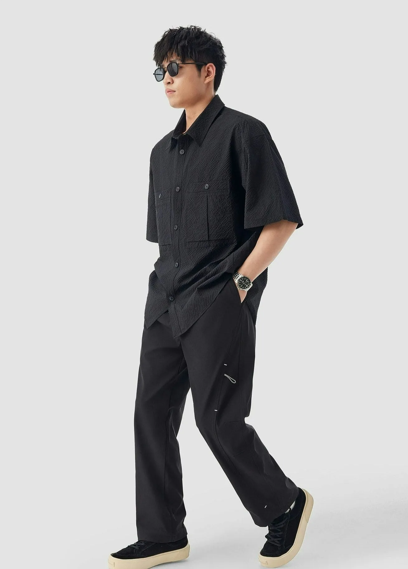 Dual-Pocketed Textured Short-Sleeve Button-Up Shirt