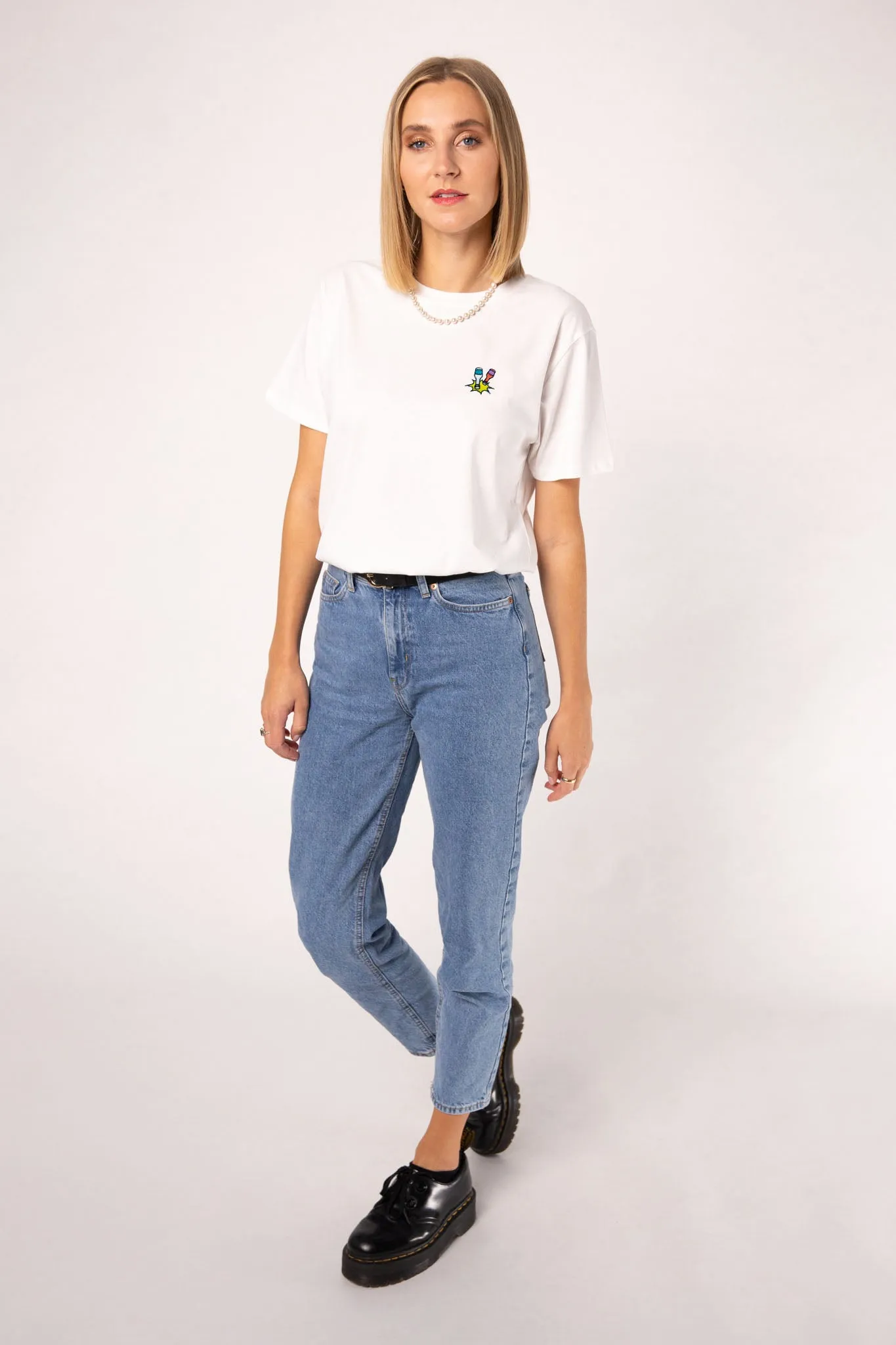 Kleiner Klopfer | Besticktes Frauen Oversized Bio Baumwoll T-Shirt