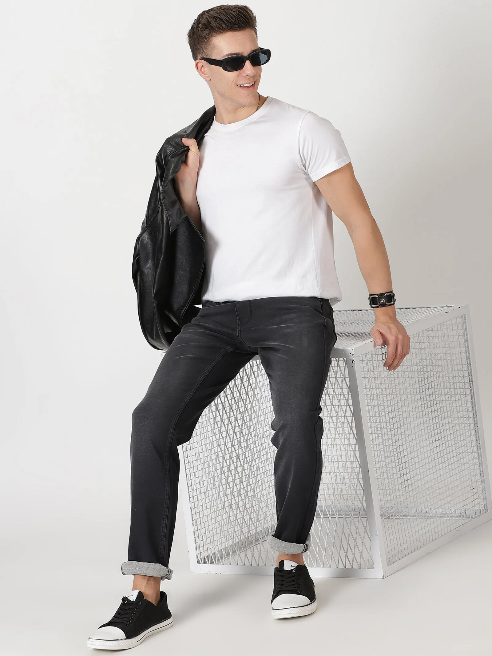 MEN'S DK GREY SOLID JASON FIT JEANS