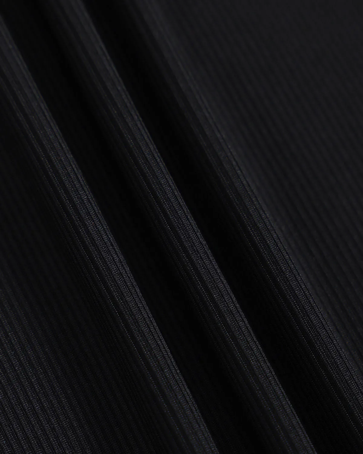 Elegant Womens Black Maxi Dress with Contrasting Off-the-Shoulder Design